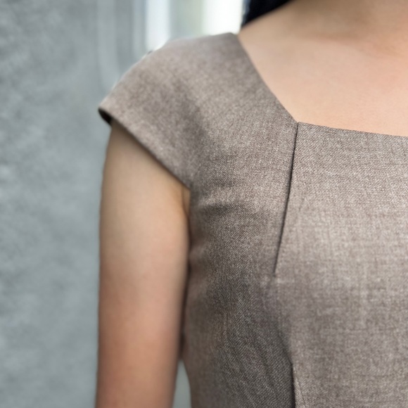 Banana Republic Sheath Dress - Size 2 - Picture 6 of 15